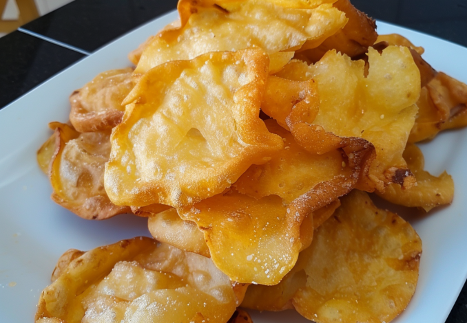 Un plato de hojaldras recién fritas, receta de Chef Goya