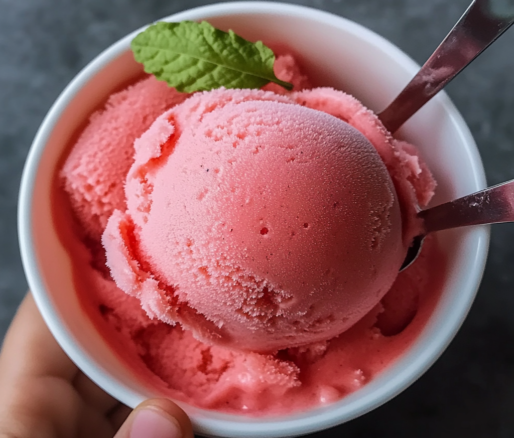 Un helado de sandia, súper refrescante y fácil de hacer, receta de Chef Goya.