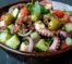 Un plato con ensalada de pulpo, si deseas una receta fácil de hacer, receta de Chef Goya.